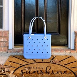 ..MAKE AN OFFER…
Baby Small Bogg Bag Tote/Carolina Light Blue. New Original tote